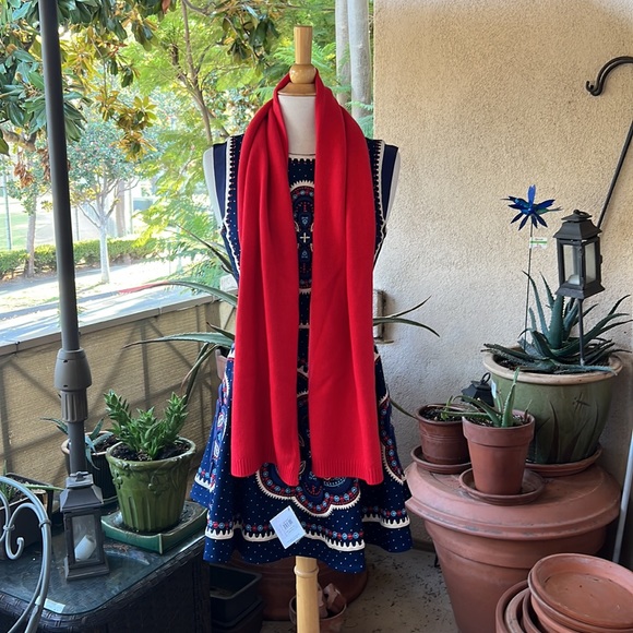 John Lewis Pure Cashmere Red Scarf and Beanie Hat Set! NEW! - Picture 3 of 6